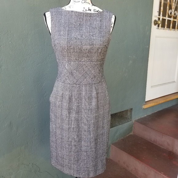 Banana Republic Dresses & Skirts - Banana Republic Plaid Wool Sheath Dress